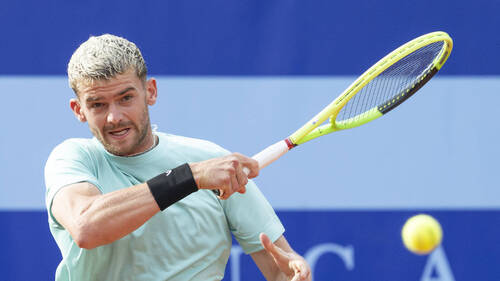 Kym et Tsitsipas arrêtés par l'obscurité