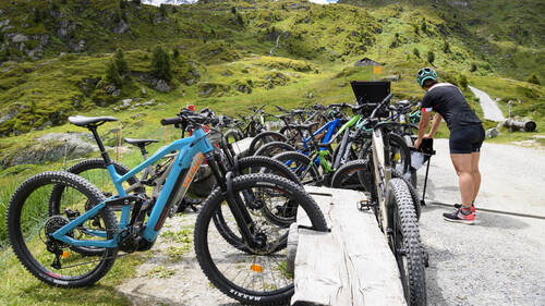 La Suisse unifie la signalisation des trails de VTT