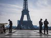 La tour Eiffel évacuée trois heures après une alerte à la bombe