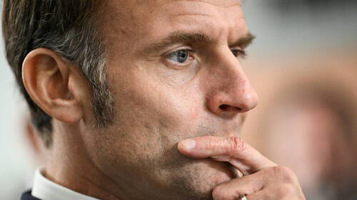 Ukraine: Macron se dit prêt à reparler à Poutine