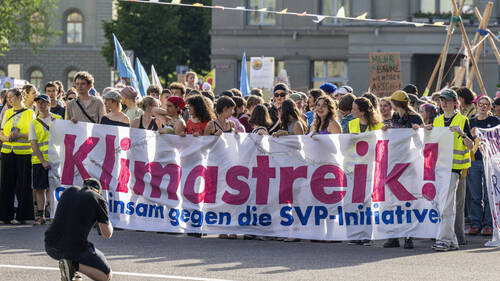 "Pas de Suisse à 10 millions": la Grève du climat se dresse contre