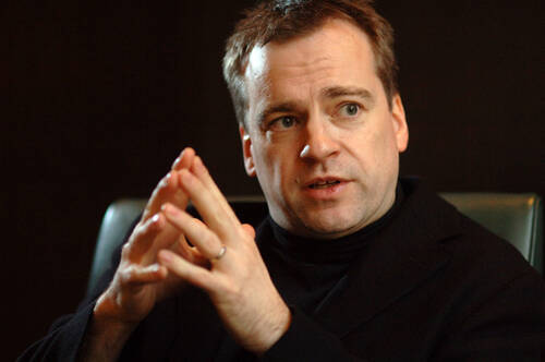 15.03.2006, Berlin, DEU - Jonathan Nott, Dirigent der Bamberger Symphoniker. (Deutschland, Musik, Klassik, Dirigent, Bamberger Symphoniker, Portraet, Portrait, Persoenlichkeit, digital, QF, Porträt, Persönlichkeit) 0MW060315D003CARO.JPG [MODEL RELEASE: NO (c) Caro Fotoagentur / Markus Waechter, Friedrich-Karl-Str. 13, 12103 Bln., tel. 030-75706507, fax 030-75706508, http://www.carofoto.com, info@carofoto.com, Bln. Spk., BLZ 10050000, Kto.: 1440040300 - Bei Verwendung des Fotos ausserhalb journalistischer Zwecke bitte Ruecksprache mit der Agentur halten - Foto ist honorarpflichtig !]