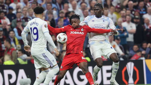 Aston Villa sacré en battant le SC Fribourg, Manzambi impuissant