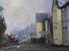 Spectaculaire incendie dans un village à l'est de Londres