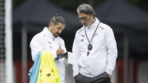 Murat Yakin donne un entraînement aux jeunes du FC Lutry