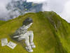 Deux fresques de Saype sur les hauteurs de Villars (VD)