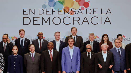 Barcelone: leaders mondiaux réunis "en défense de la démocratie"