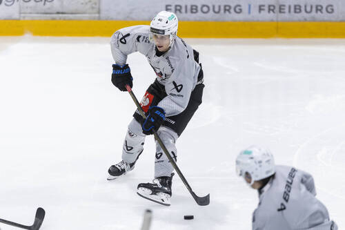 Jonas Taibel en action lors d'un entrainement a l'occasion du media day de HC Fribourg Gotteron (HCFG) d'avant-saison du championnat suisse de hockey sur glace de National League 2026-2027 ce lundi 31 aout 2026 a la BCF-Arena a Fribourg. (KEYSTONE/Cyril Zingaro)