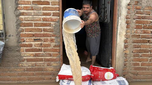 Mexique: la côte pacifique résiste au passage de l'ouragan Polo