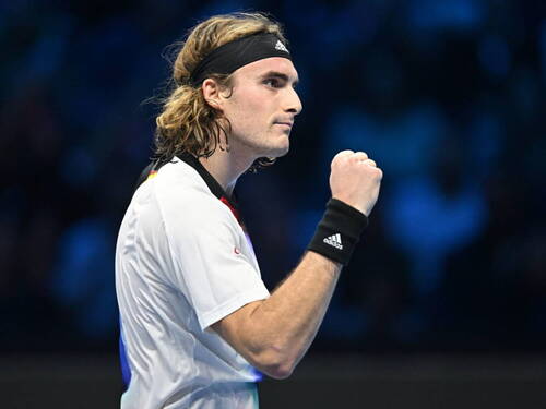Tsitsipas bat et élimine Medvedev