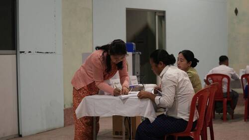 Birmanie: les élections débutent après cinq ans de guerre civile