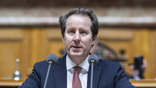 L'UDC zougoise présente Thomas Aeschi pour la succession Parmelin