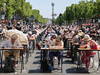 A Paris, les Champs-Elysées transformés en salle de classe