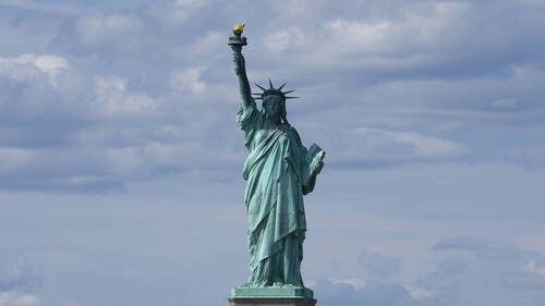 250 ans des Etats-Unis: la France illumine la statue de la Liberté