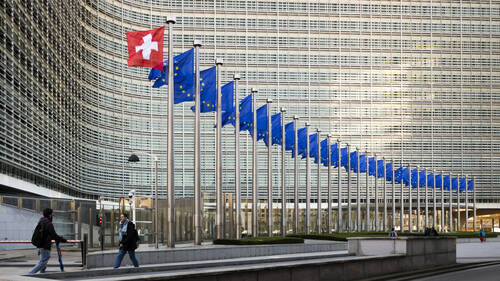 Une courte majorité des Suisses est favorable à un accord avec l'UE