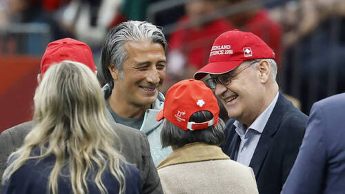 Football: Guy Parmelin supporte l'équipe de Suisse à Vancouver
