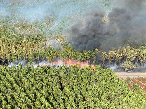 Incendie fixé en Gironde, 400 hectares brûlés en Charente