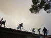 Les pompiers combattent de gros incendies sur de multiples fronts