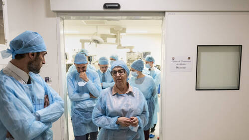 Elisabeth Baume-Schneider à Paris au chevet des brûlés de Montana