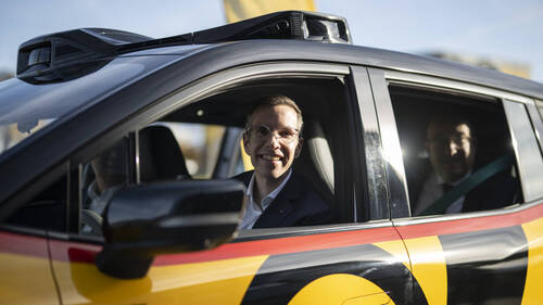 CarPostal annonce formations supplémentaires et minute de silence