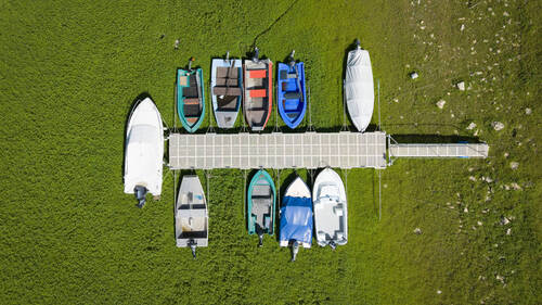 A sec, le lac des Brenets (NE) inquiète et fascine à la fois