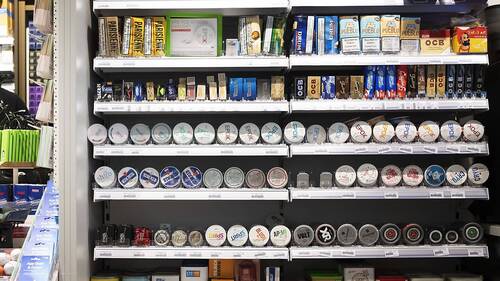 Cigares, cigarillos et snus coûteront plus cher dès 2025 en Suisse