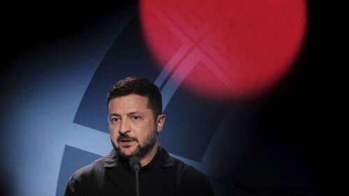 Zelensky participera au G7 mardi, annonce Emmanuel Macron