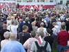 La foule à une marche anti-gouvernementale en Pologne