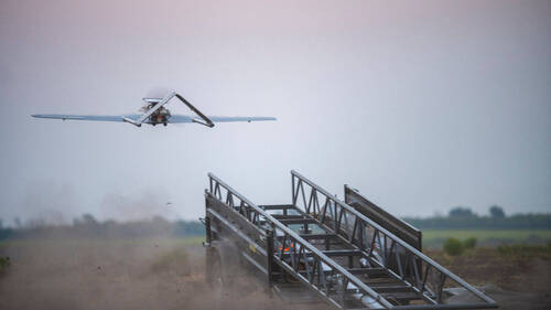 Moscou visée par 600 drones pendant la nuit, trois blessés (maire)