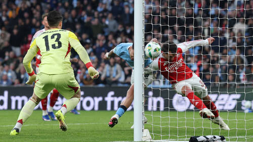 Coupe de la Ligue anglaise: Manchester City domine Arsenal