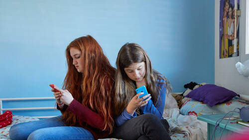 Plus de 80% des Suisses pour un âge limite pour les réseaux sociaux