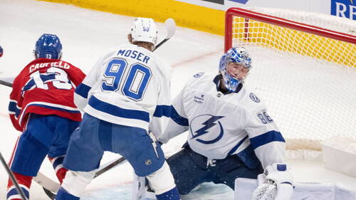 Janis Moser et Tampa dos au mur