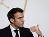 Présidentielle: Macron fait durer le vrai-faux suspense