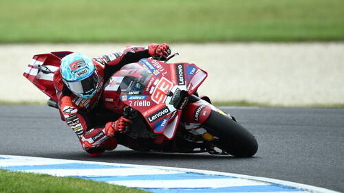 Marc Marquez gagne le sprint et reprend les commandes