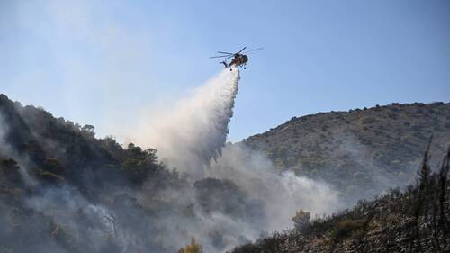 Incendies sur l'île de Salamine, près d'Athènes : deux morts