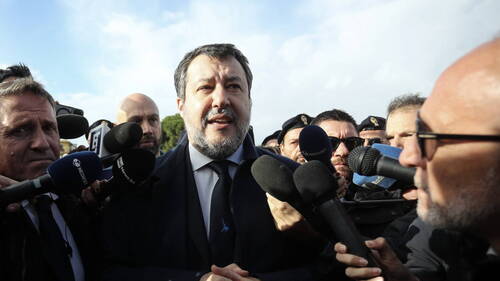 Bateau de migrants bloqué en mer: Matteo Salvini relaxé