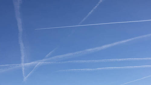 La toxicité des particules fines des avions croît avec le temps