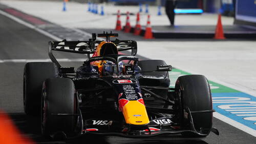 Max Verstappen s'impose pour la première fois à Singapour