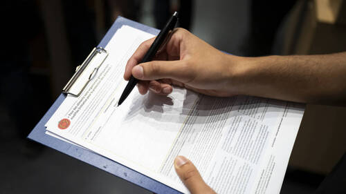 Essais de récolte électronique de signatures: feu vert du Parlement