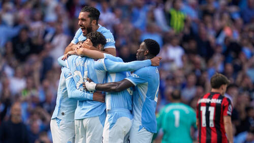 Manchester City s'en sort in extremis, Aston Villa balayé