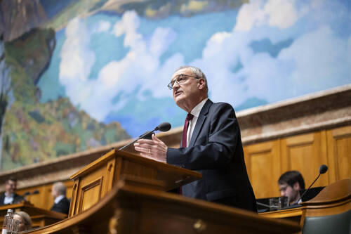 Bundesrat Guy Parmelin spricht zur Grossen Kammer, an der Wintersession der Eidgenoessischen Raete, am Dienstag, 2. Dezember 2025 im Nationalrat in Bern. (KEYSTONE/Alessandro della Valle)