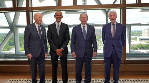 Obama entouré d'anciens présidents pour l'inauguration de son musée