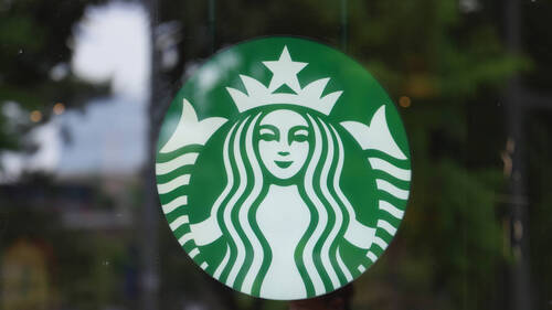 Fiasco publicitaire: Starbucks ferme temporairement 2000 cafés