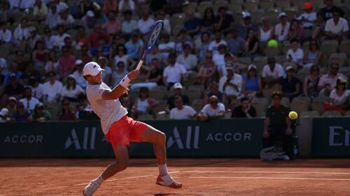 Victime d'un coup de chaud, Casper Ruud s'en sort à Roland-Garros