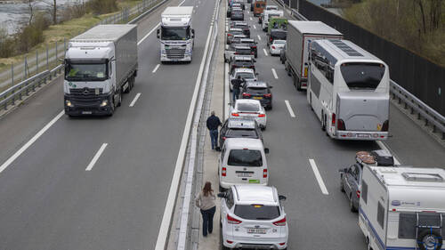 Tunnel du Gothard: 20 kilomètres d'embouteillages vendredi midi