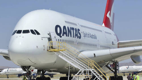 Le bénéfice net de Qantas chute de près de 20%