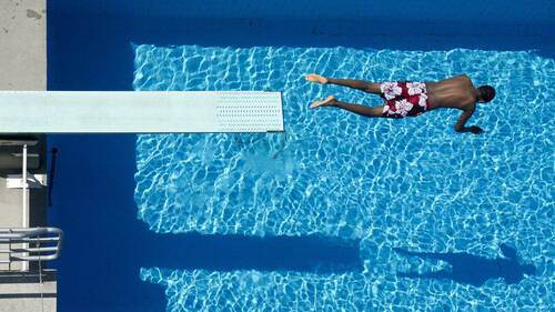 Les socialistes lancent une initiative pour une piscine extérieure