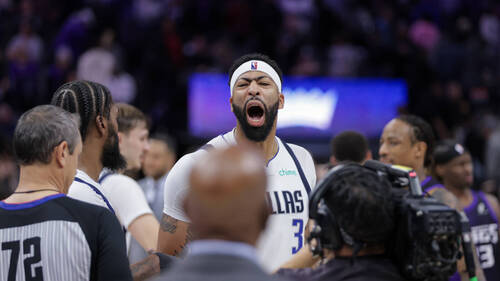 Anthony Davis rejoint Kyshawn George à Washington