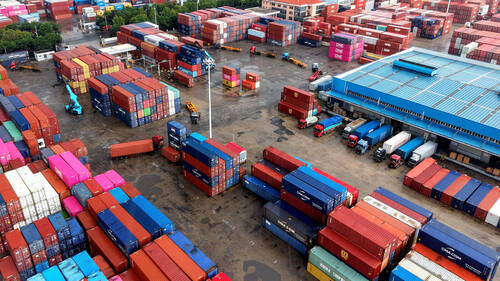 L'incendie sur un cargo en Chine a fait au moins 20 morts
