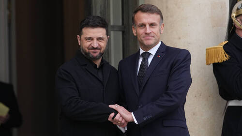 Macron annonce qu'il va rencontrer Zelensky, Starmer et Merz lundi
